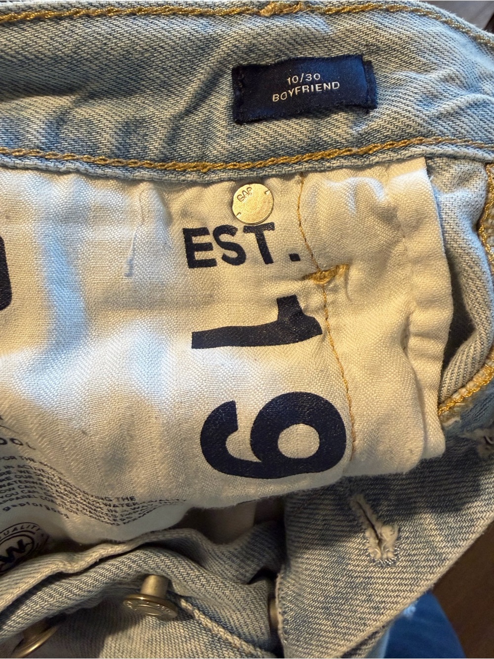 GAP Light Blue Relaxed Ripped Jeans - Picture 3 of 3